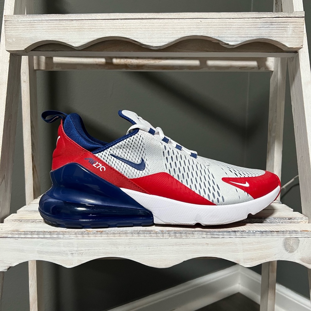 NIKE AIR MAX 270